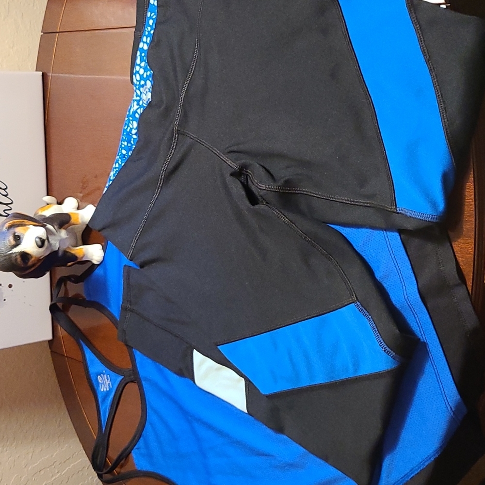 Champion workout set top medium bottom large black & blue w light green strip.